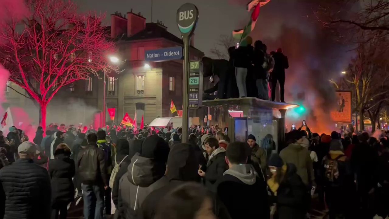 În Franța continuă acțiunile de protest împotriva majorării vârstei de pensionare