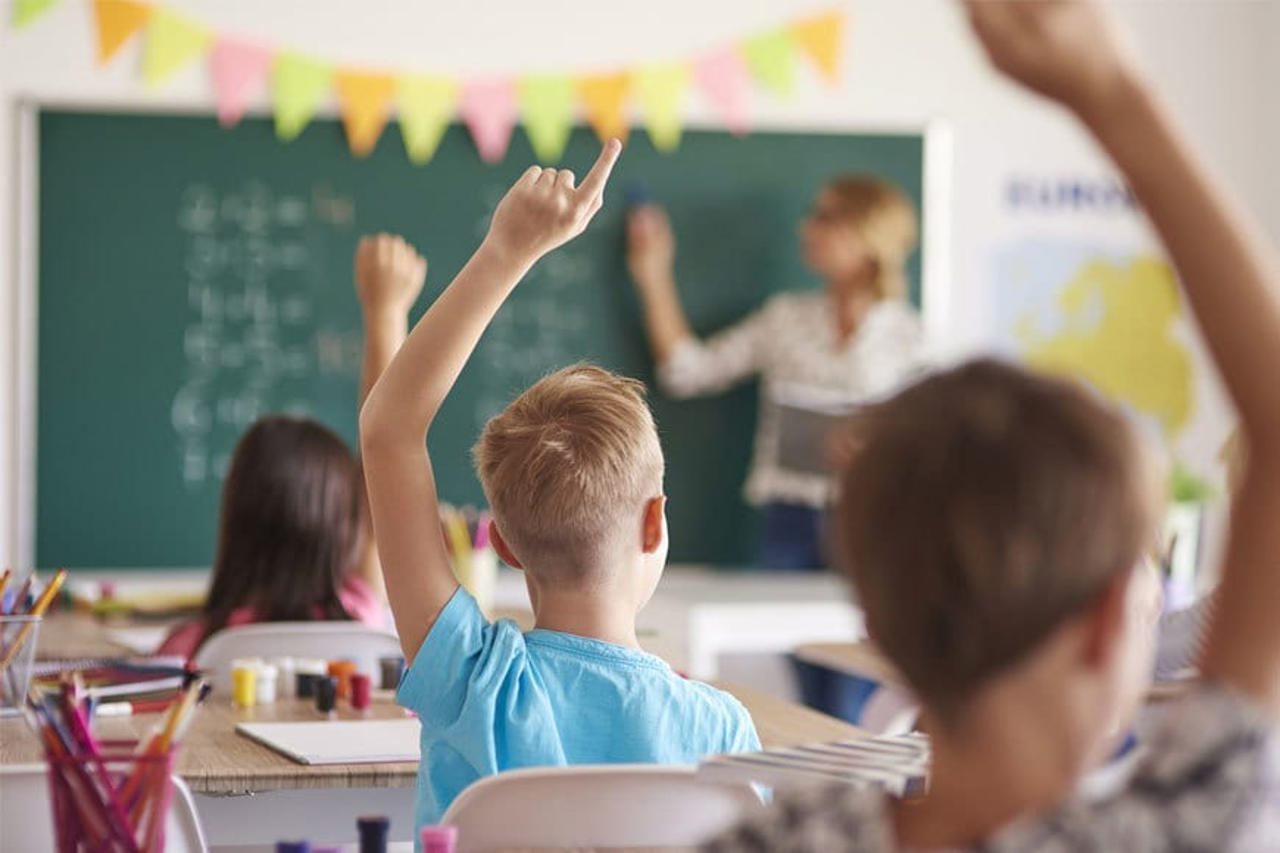 Peste 500 de tineri pedagogi își vor începe activitatea în școlile din țară, de la 1 septembrie 