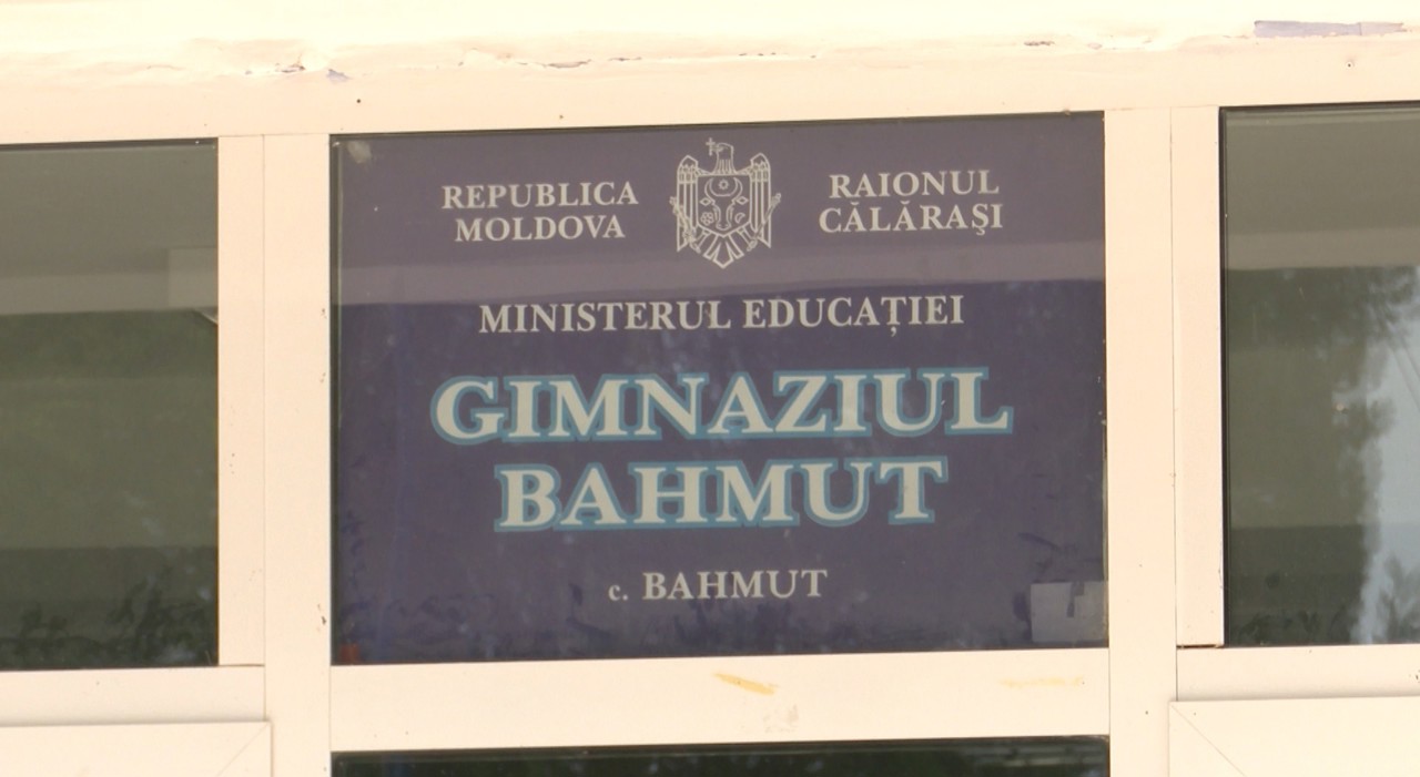 Diaspora schimbă fața satului Bahmut: Băștinașii contribuie la renovarea cantinei gimnaziului din localitate