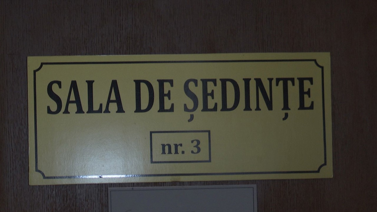 Суд поместил под арест отчима девочки, родившей в 11 лет