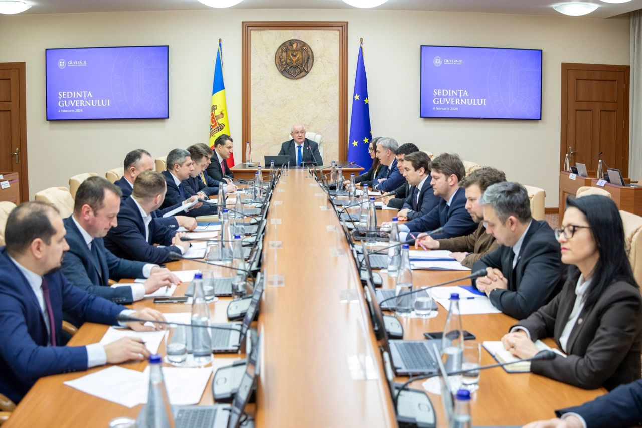 Primele 100 de zile ale Guvernului Munteanu: Opoziția vorbește despre dezamăgiri, iar majoritatea - despre o „activitate bună”