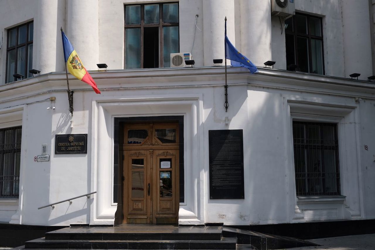 Бывший судья из Каушан признан виновным по делу "русской прачечной", но освобожден от наказания