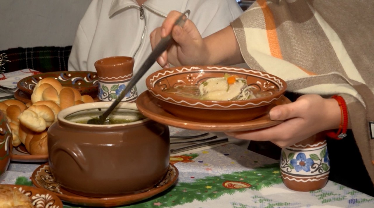 A doua zi de Crăciun cu bucate tradiționale și colinde la o pensiune din Orhei