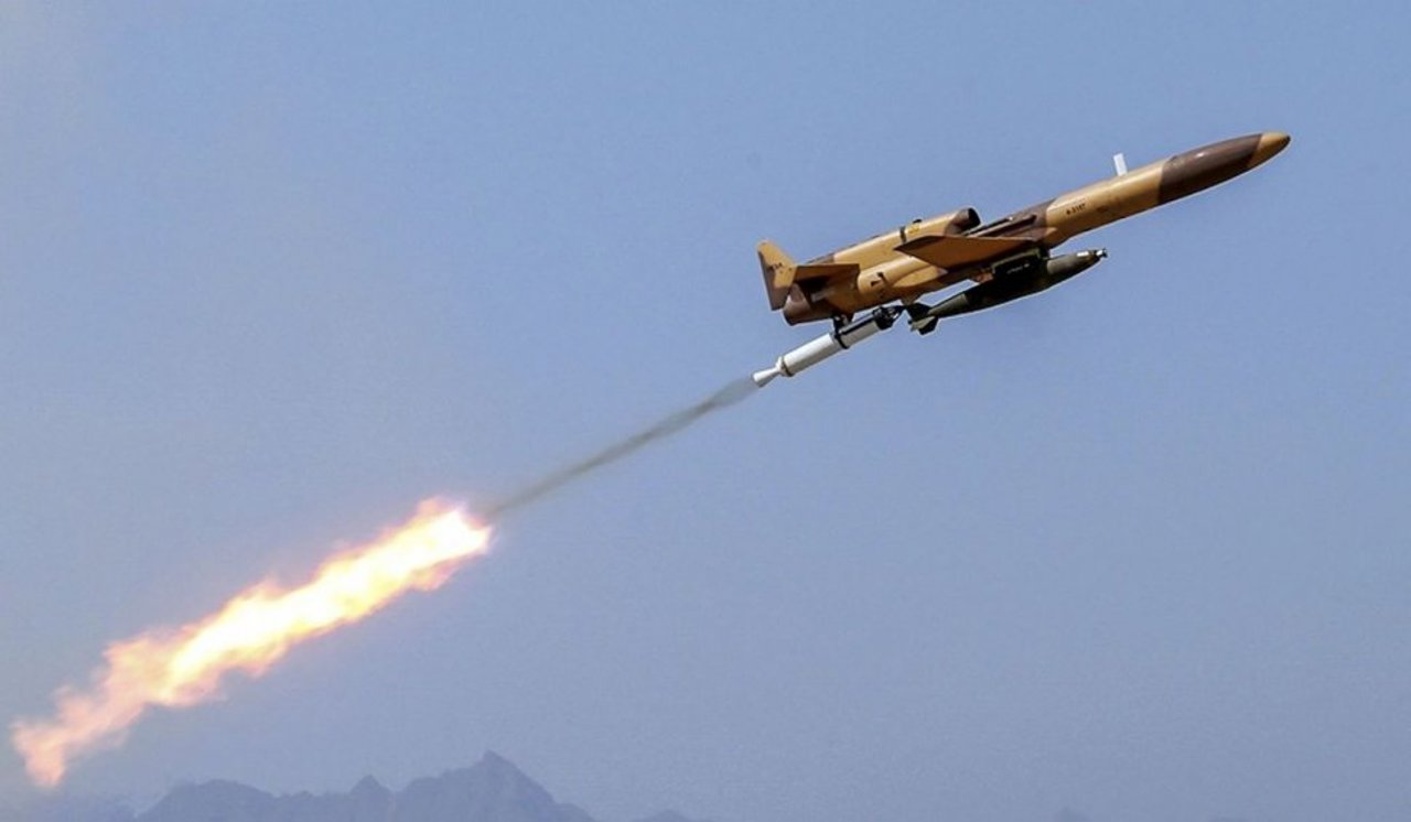 Удар беспилотника по Киеву на фоне продолжающегося контрнаступления Украины на юго-востоке страны