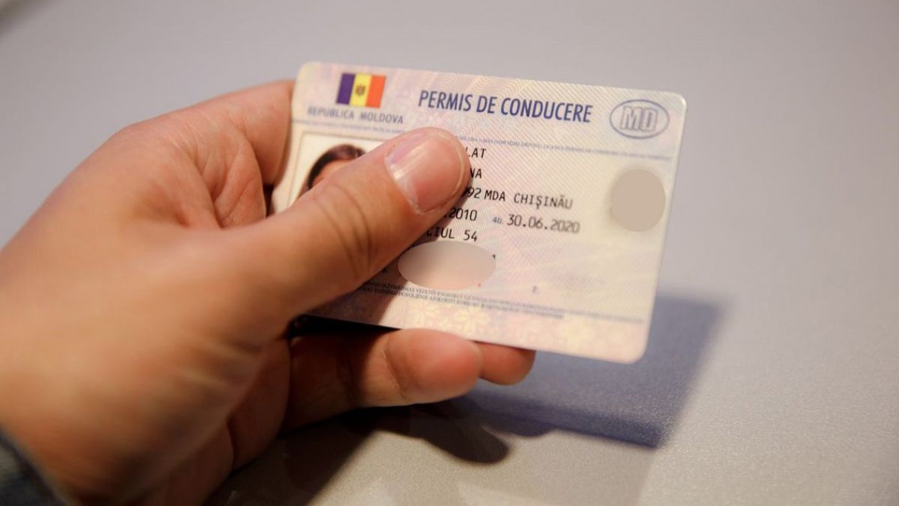 Permisele de conducere moldovenești, recunoscute în Marea Britanie: șoferii nu vor mai fi obligați să susțină examene