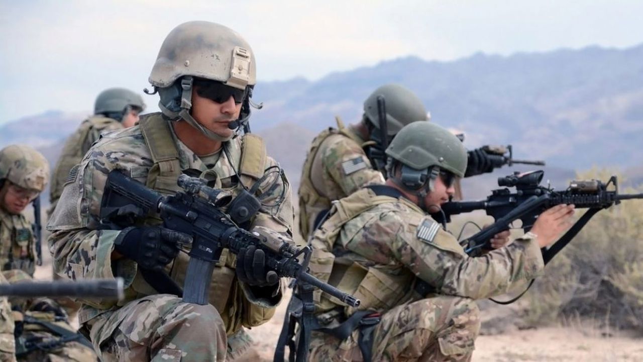 Presa internațională: 12 militari răniți în urma unui atac asupra unei baze aeriene din Arabia Saudită