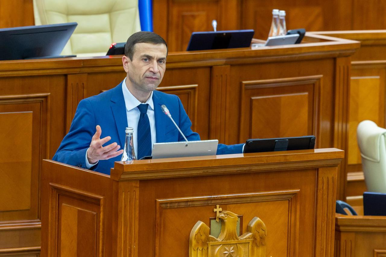 Moldovan Parliament approves stricter penalties for judicial harassment and courtroom violence