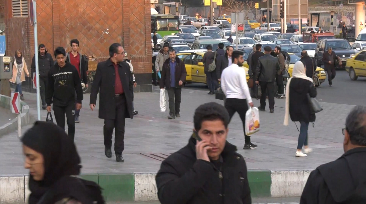 Calm relativ în Iran: SMS-urile interne funcționează din nou, internetul rămâne blocat