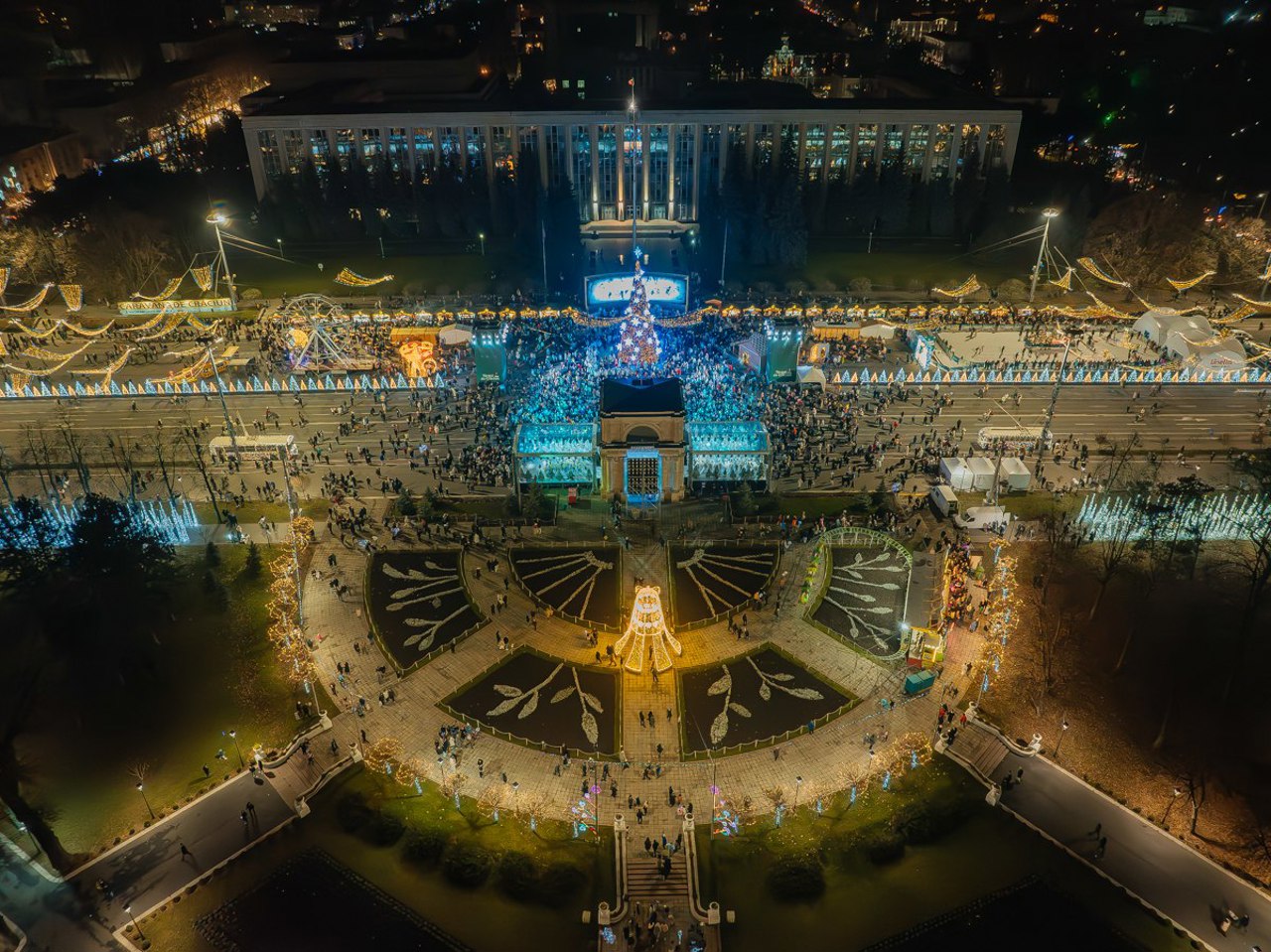 Circulația rutieră, sistată timp de o zi în centrul Chișinăului: Pomul de Crăciun va fi inaugurat pe 5 decembrie