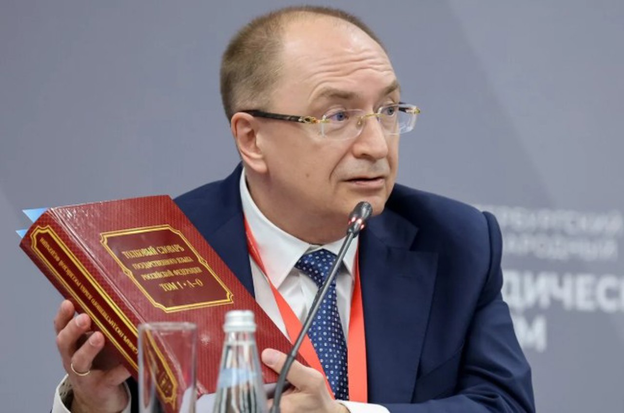 Продвигают политическую повестку через словарь: как Кремль переписывает русский язык