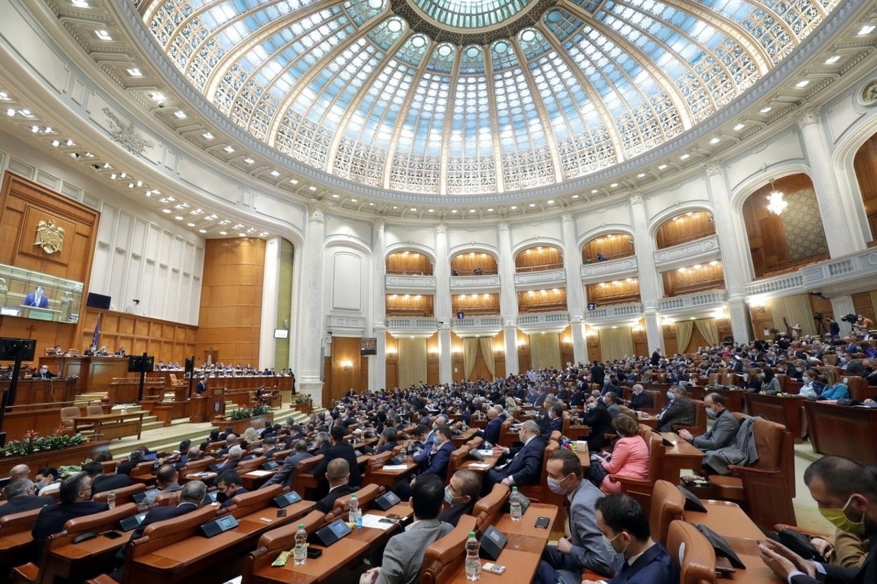 Moldovan candidates compete in Romanian parliamentary elections