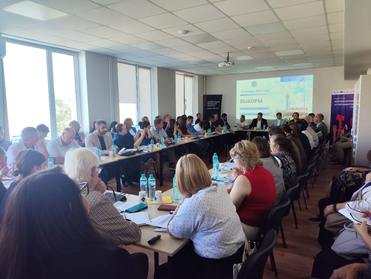 Alegeri în autonomia găgăuză pe 15 noiembrie: CEC a explicat la Comrat regulile și calendarul scrutinului