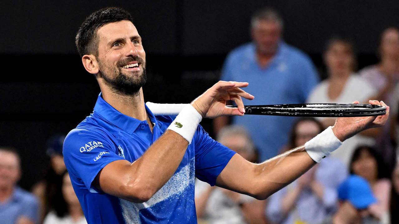 Novak Djokovic s-a calificat în „sferturi” la Brisbane și a sărbătorit inedit victoria