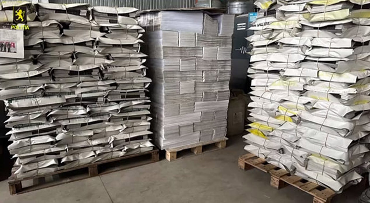 394 de mii de ziare cu tentă electorală, confiscate de polițiști
