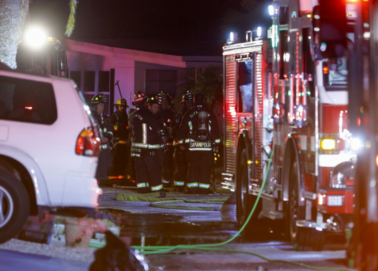 SUA: Un avion de mici dimensiuni s-a prăbușit peste un parc de locuințe mobile