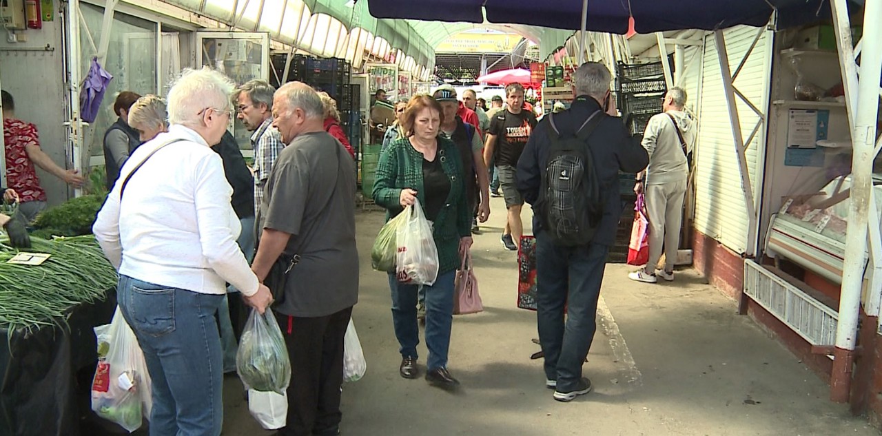 Forfotă în piețele din Chișinău: cetățenii au făcut ultimele cumpărături pentru masa de Paște