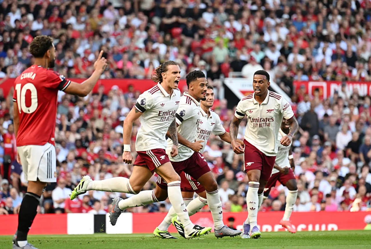 Un gol a decis superduelul Manchester United - Arsenal Londra