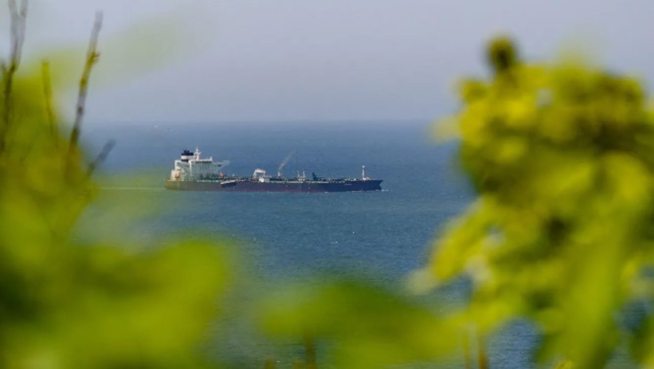 Prețul petrolului atinge minimul ultimelor două săptămâni pe fondul speranțelor unui acord SUA-Iran 