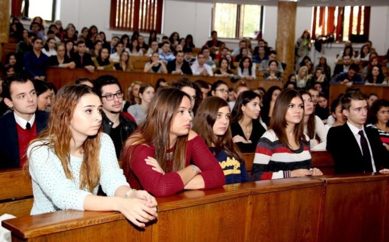 Peste 850 de tineri din regiunea transnistreană studiază cu bursă de la stat în universități și colegii de pe malul drept al Nistrului