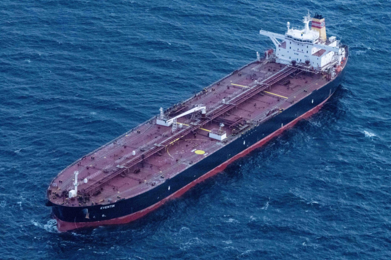 Трамп заявил о блокаде моря для венесуэльских нефтяных танкеров