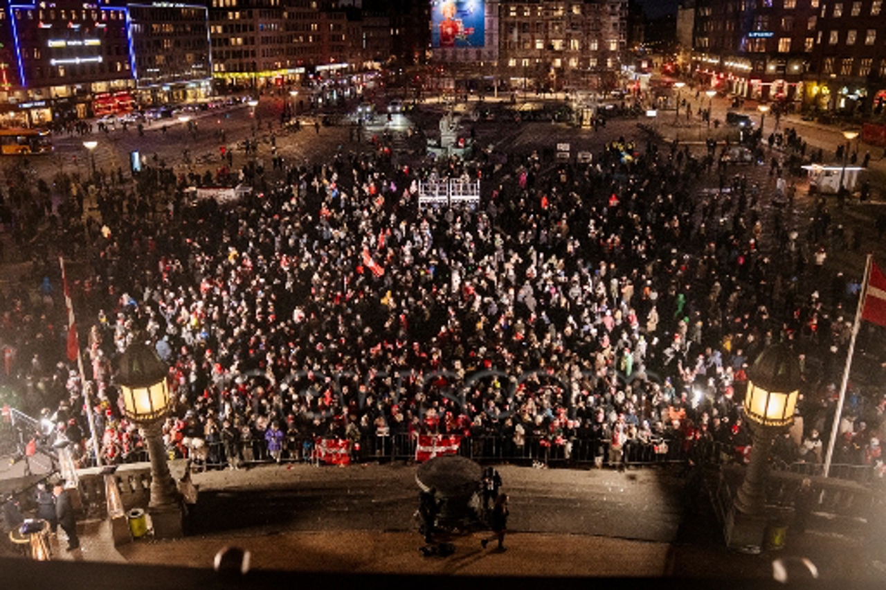 Sărbătoare la Copenhaga: Jucătorii echipei naționale de handbal masculin a Danemarcei au fost întâmpinați cu mare fast după ce au triumfat la Campionatul European 