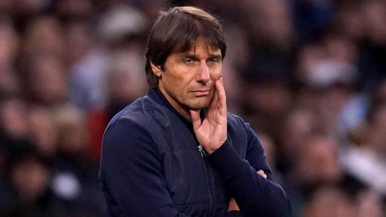 Antrenorul Antonio Conte a fost internat