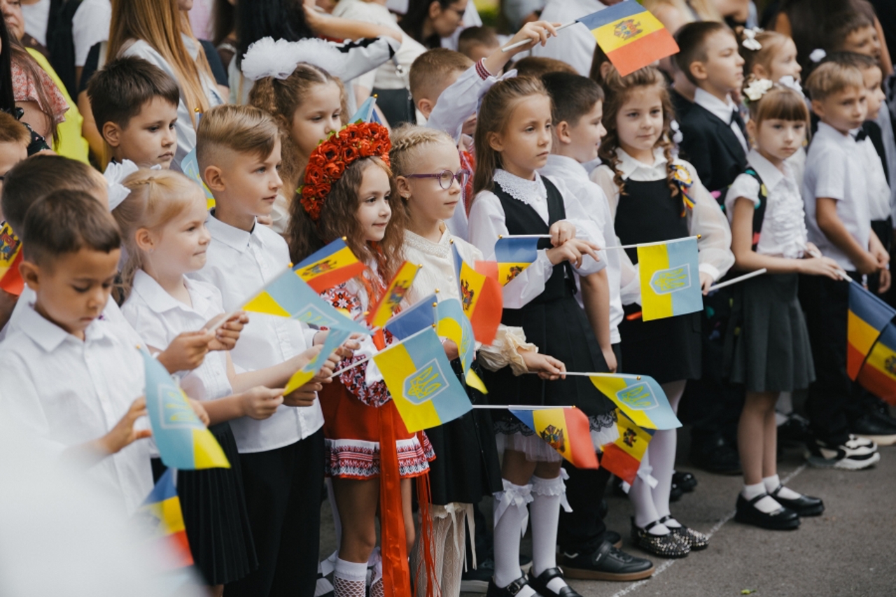 Peste 100.000 de dolari de la Guvernul Japoniei și UNICEF pentru gimnaziul din Chișinău în care majoritatea elevilor sunt refugiați ucraineni