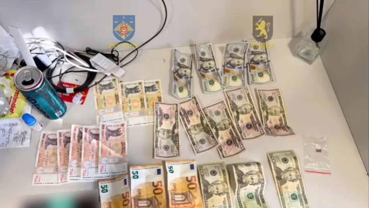 Tractoare și mașini vândute fictiv pe o platformă de anunțuri: Peste 30 de persoane, înșelate cu aproape 6 milioane de lei