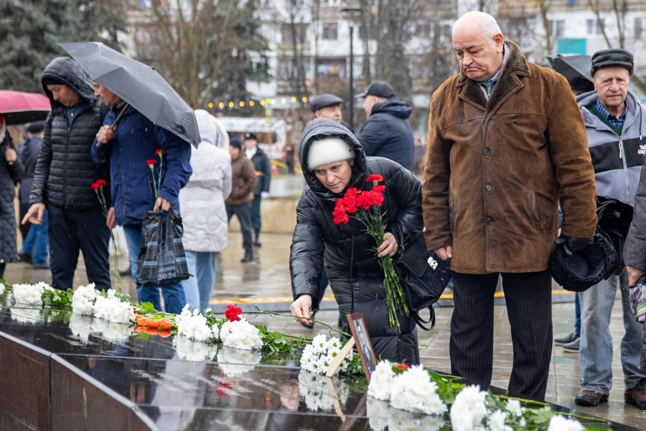 37 de ani de la retragerea trupelor din Afganistan: veteranii au comemorat la Chișinău sacrificiul celor 301 căzuți