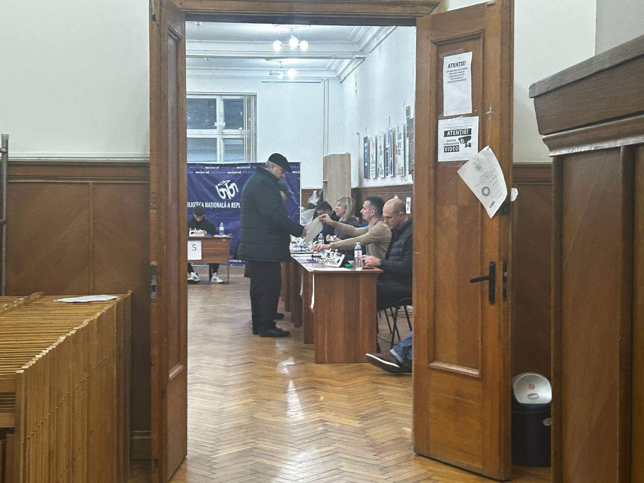 Romanian presidential elections // Voting in the second round continues in the Republic of Moldova, even though the election was canceled