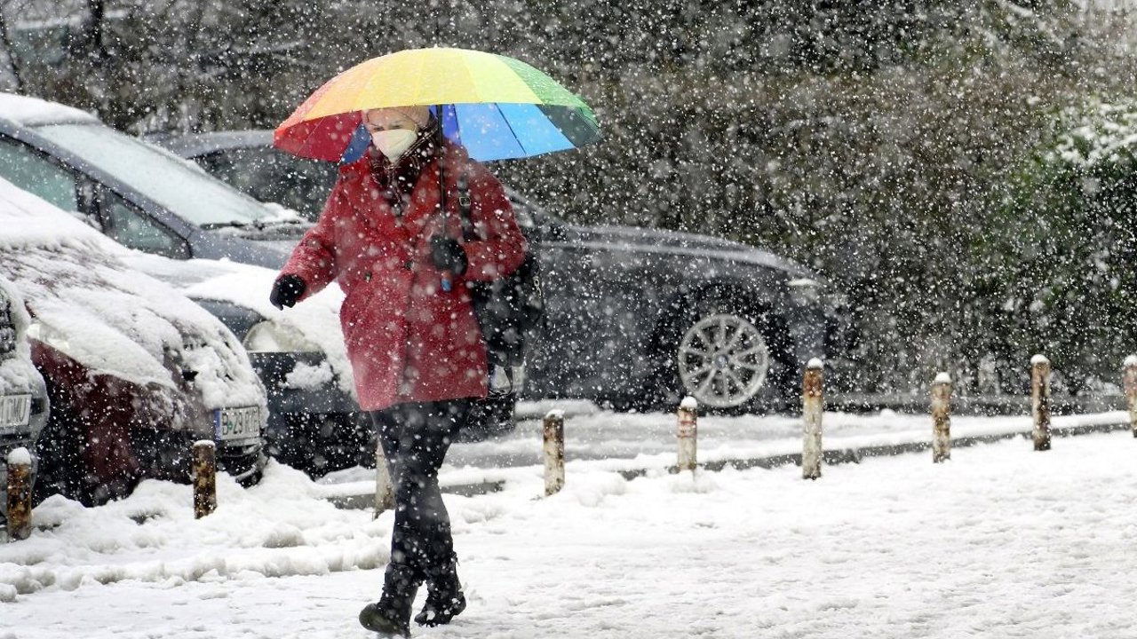 Snow, wind and slippery roads: What will the weather be like today and tomorrow