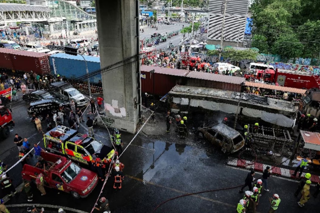 Coliziune între un tren și un autobuz în Thailanda: Opt morți și cel puțin 25 de răniți