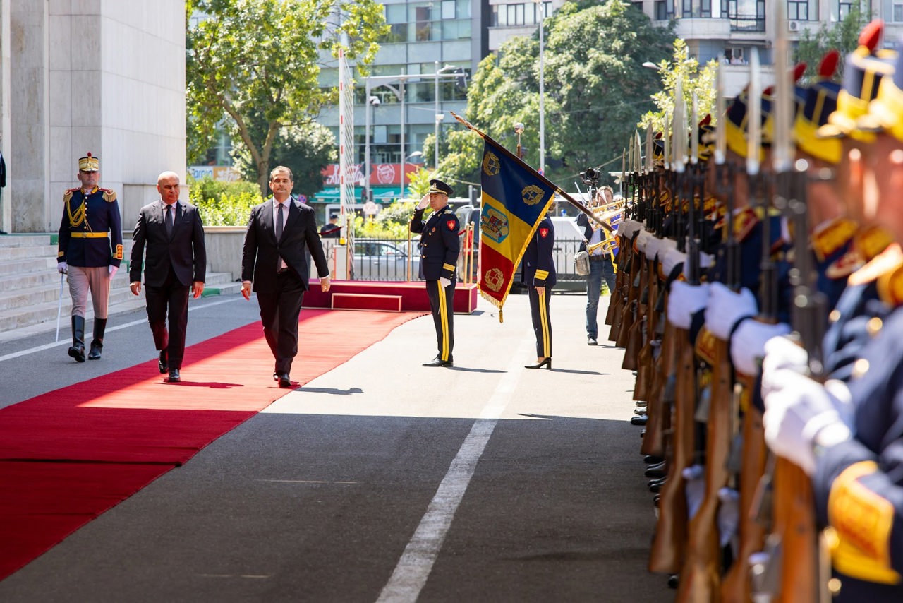 Experți: Vizita premierului Vasile Tofan la București mută accentul de la simbolism la proiecte concrete