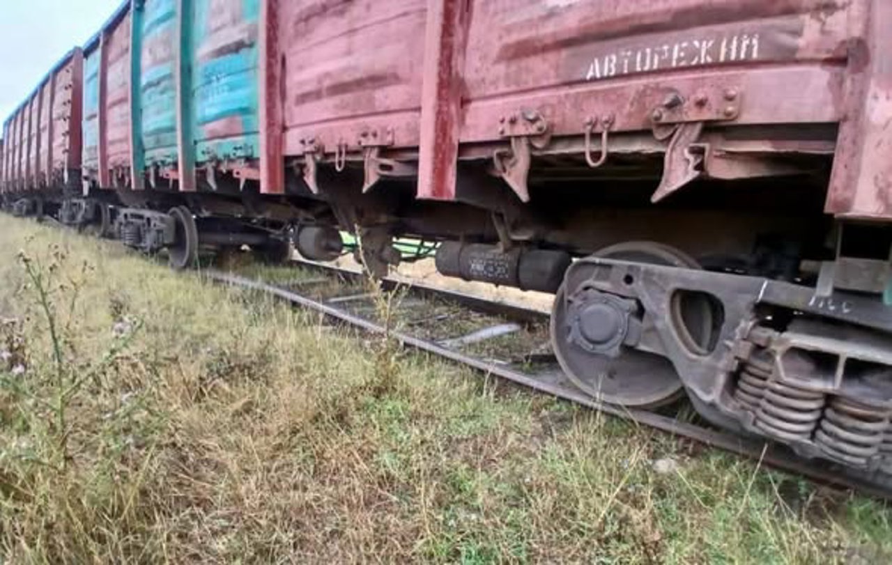 Freight train derails on neglected southern Moldova railway 