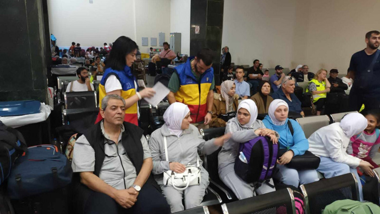 Another 17 Romanian citizens and their family members were evacuated from the Gaza Strip