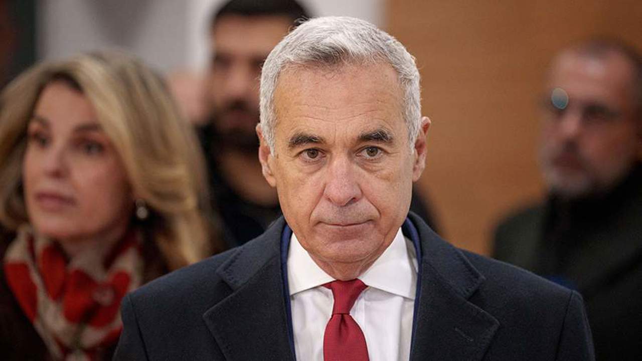 Бывший кандидат в президенты Румынии Кэлин Джорджеску объявил о выходе из политики