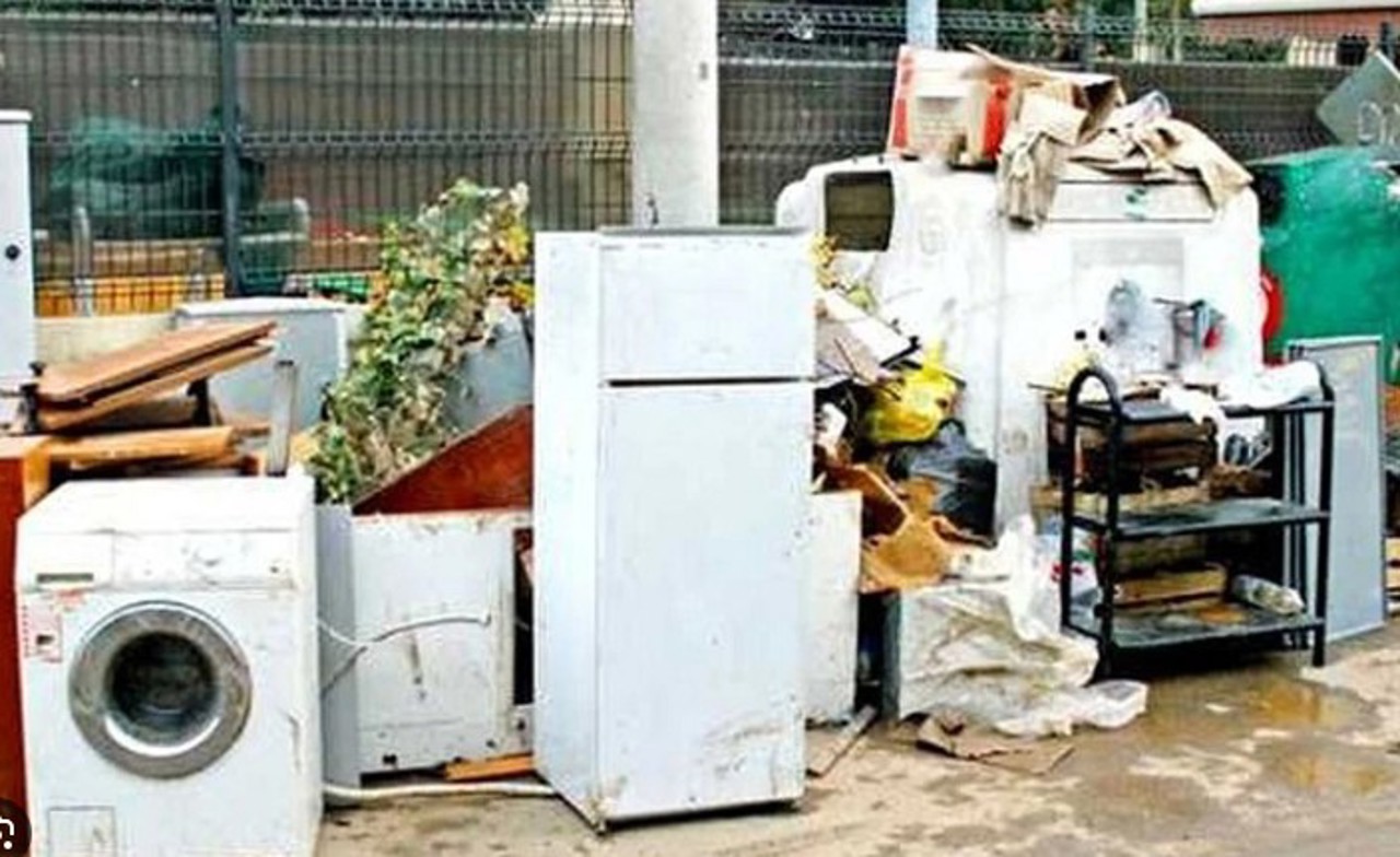 Тысячи тонн токсичного мусора: почему важно правильно утилизировать старую бытовую технику