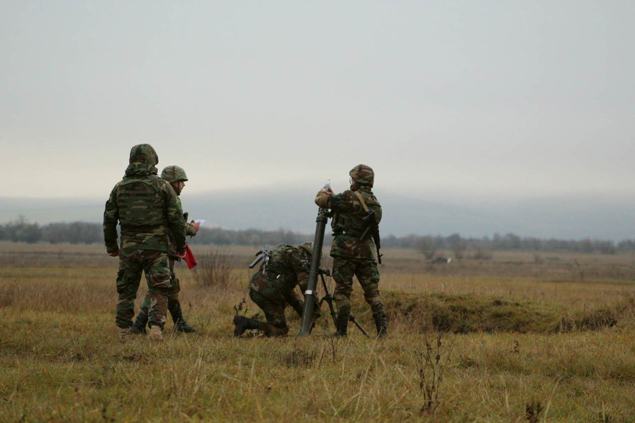 The soldiers of the National Army are training at the training ground in Balti