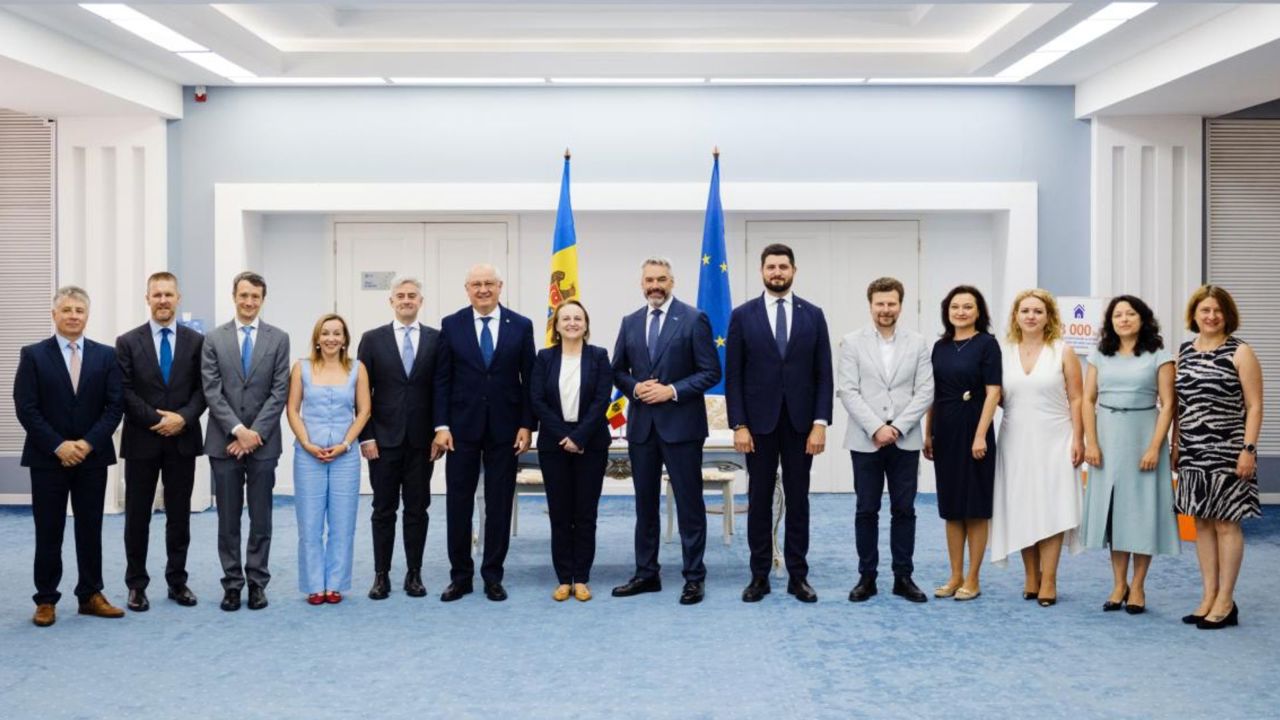 Peste 60 de milioane de euro pentru școli și spitale: R. Moldova semnează cu BEI