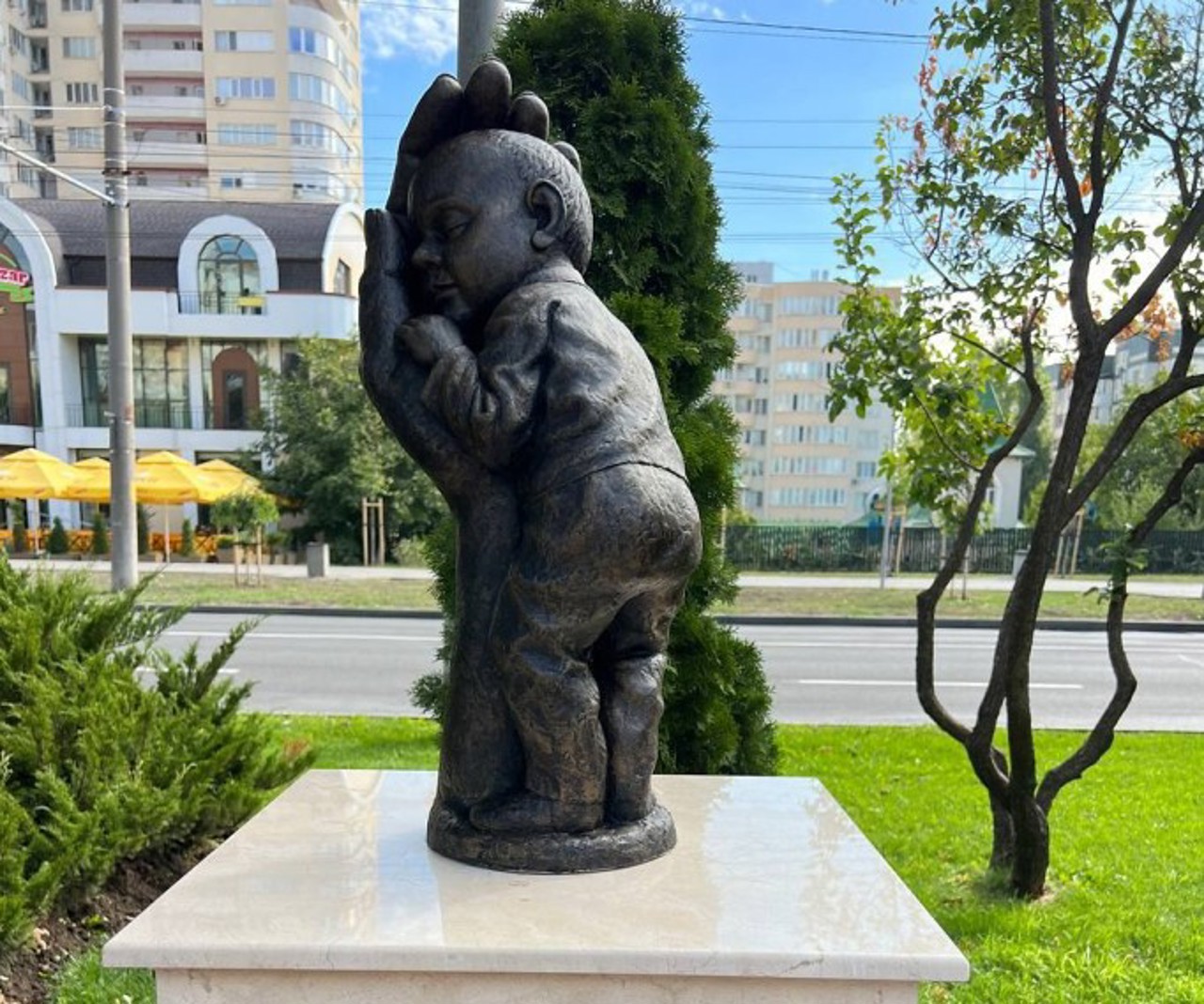 O sculptură - simbol pentru protecția copilului, inaugurată în capitală 