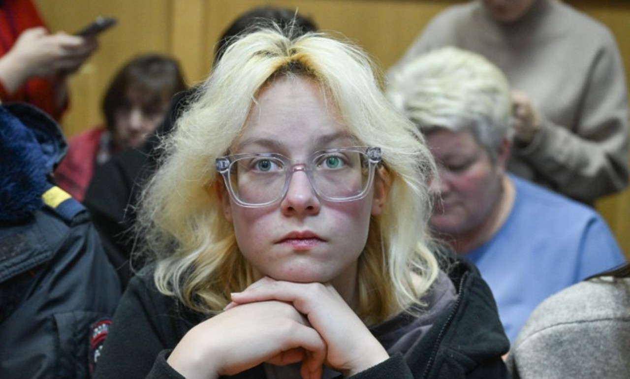 В России певицу Наоко задержали за исполенние песни Монеточки