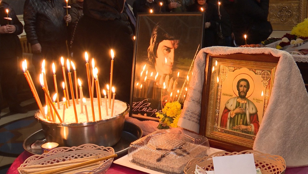 Rămas-bun de la chitaristul Alexandru Cazacu, la Catedrala „Sfânta Teodora de la Sihla”