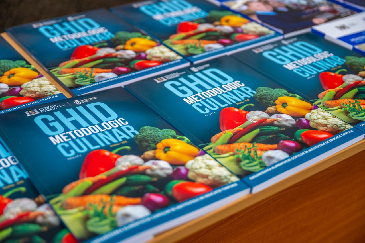 Carne, pește, lactate, fructe și legume: meniul din grădinițe, întocmit în baza unui nou ghid metodologic culinar