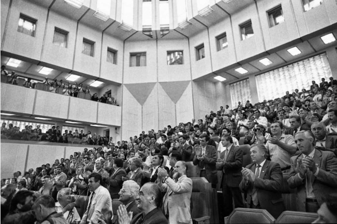 Moldpres / Parlamentul a adoptat declarația de independență, 27 august 1991