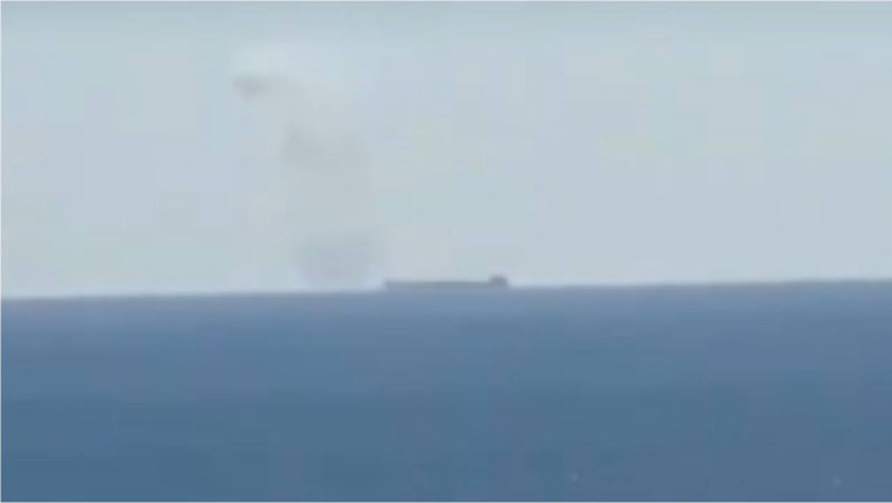 Alertă în Marea Neagră, lângă Sulina: Navă în flăcări și opt marinari dispăruți