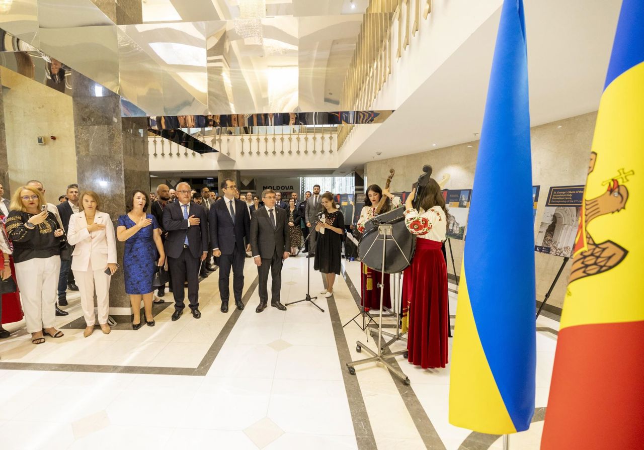 Patrimoniul sacru al Ucrainei, distrus de război, prezentat la Chișinău: „Vom reconstrui și vom învinge”