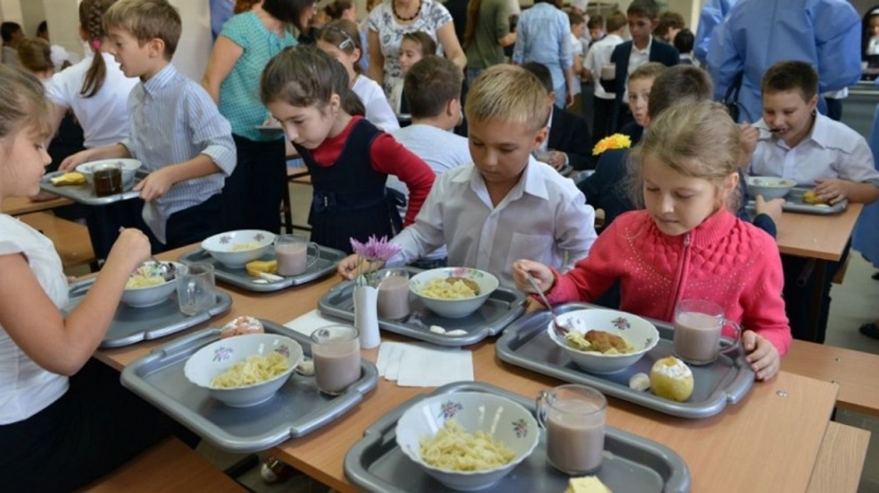 Școlile din Chișinău reduc risipa alimentară: cele mai reușite inițiative vor fi premiate pe 17 octombrie