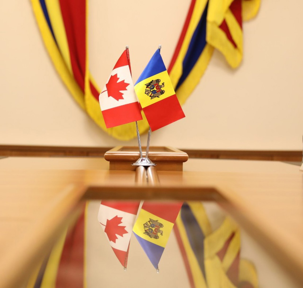 Pensii și alte prestații sociale legale pentru cei peste 20.000 de cetățeni ai R. Moldova stabiliți în Canada: documente aprobate de Guvern 