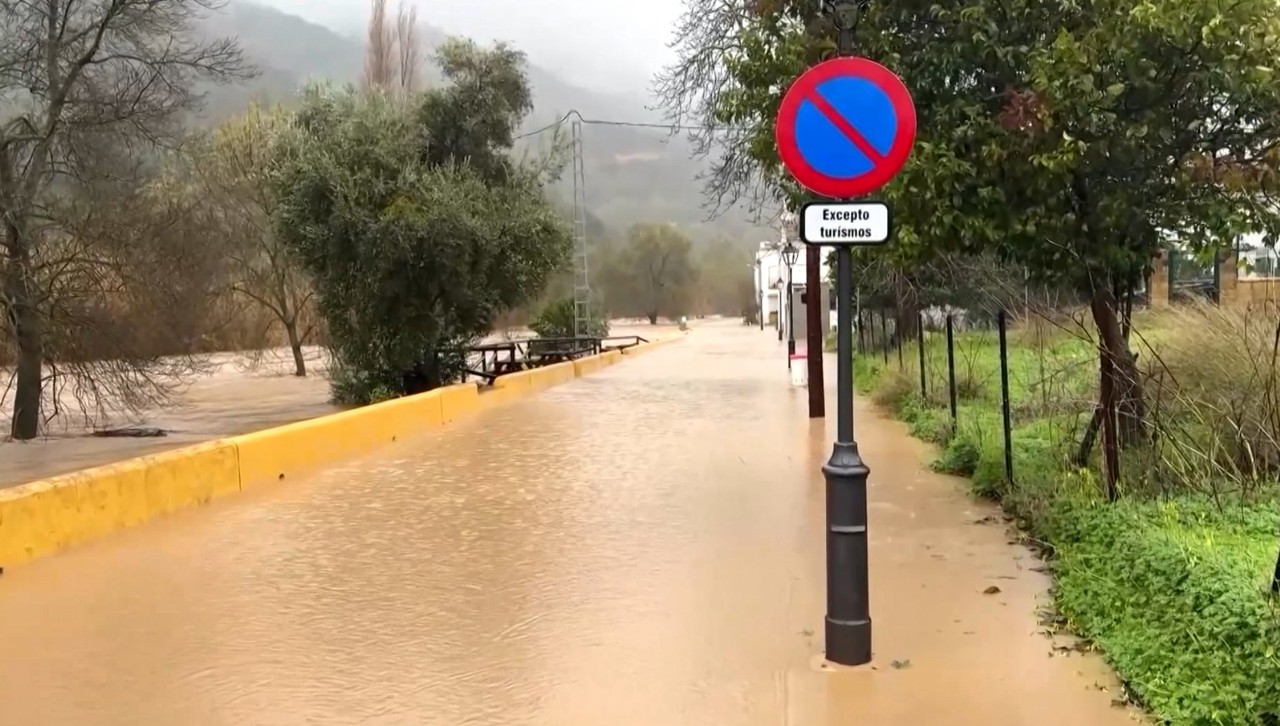 Furtuna Leonardo provoacă inundații și face victime în Portugalia și Spania   