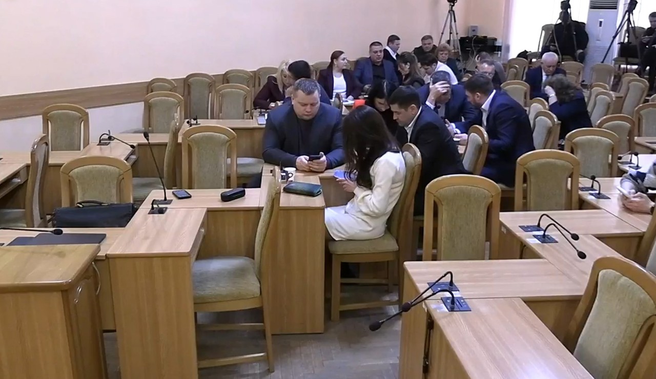 O nouă tentativă eșuată de a convoca CMC: Sala s-a golit după ce PSRM a cerut o pauză, iar PAS a susținut solicitarea